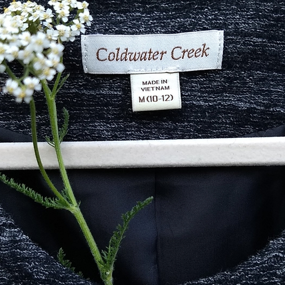 Modest tweed jacket. - Picture 2 of 12